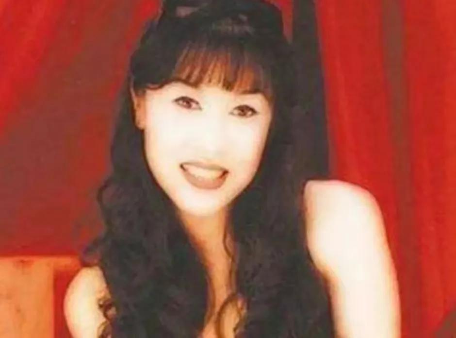 中國第1位變性人，1983年“男變女”手術成功，嫁給大32歲的富豪(圖7)