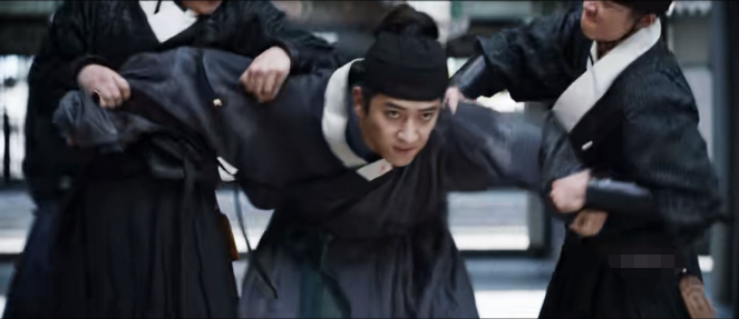 《山河之影》老戲骨和新生代對擂，張云龍居中，最后一位不得不服(圖13)