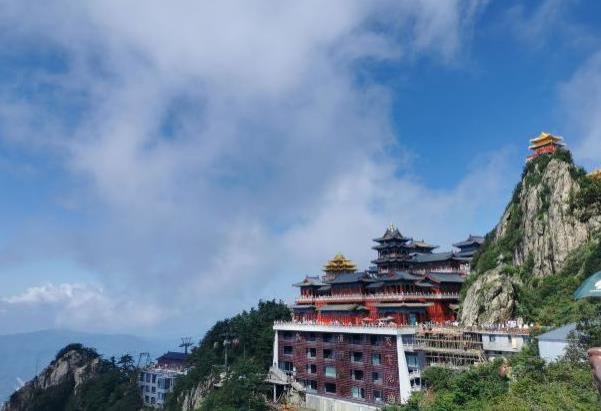 洛陽(yáng)老君山風(fēng)景區(qū)門(mén)票優(yōu)惠政策2024