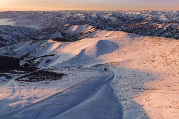 將軍山、可可托海、吉克普林滑雪場對阿勒泰地區(qū)居民實施免費滑雪政策活動詳情