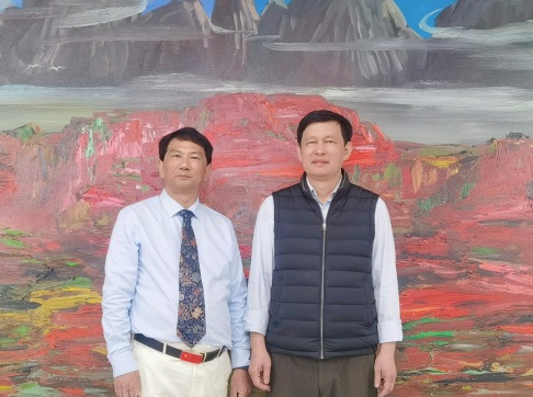 聯(lián)合國特別大使王鳳麟訪問云南大學昌新國際藝術學院，盛贊周昌新先生作品！